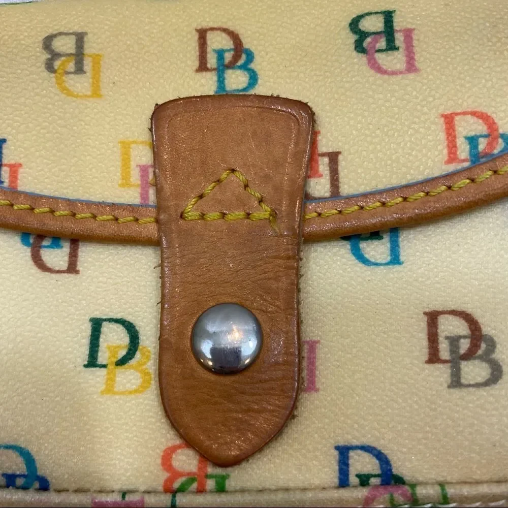 Vintage Logo Dooney And Bourke Wallet‎ Wristlet in Fantastic Condition